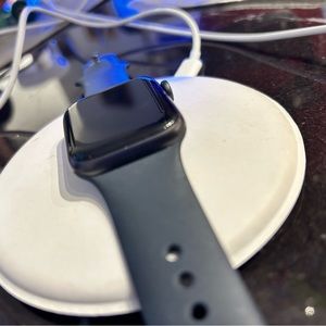 Apple Watch 40mm, 99.9% new, never used it before. Come with brand new charger